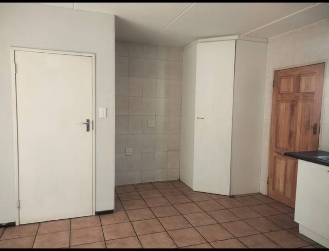 2 BEDROOM TOWNHOUSE FOR SALE IN SONNEGLANS